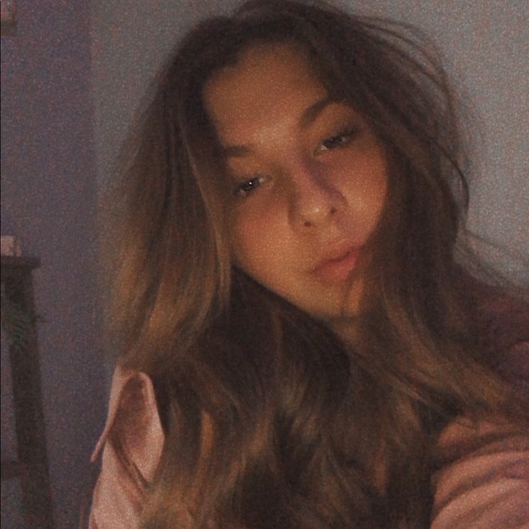 Meet your Posher, Haley - Picture 1 of 1